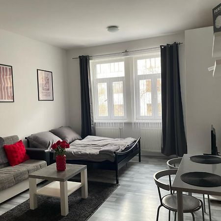 Tiffany Apartment In The City Center Μπρατισλάβα Εξωτερικό φωτογραφία