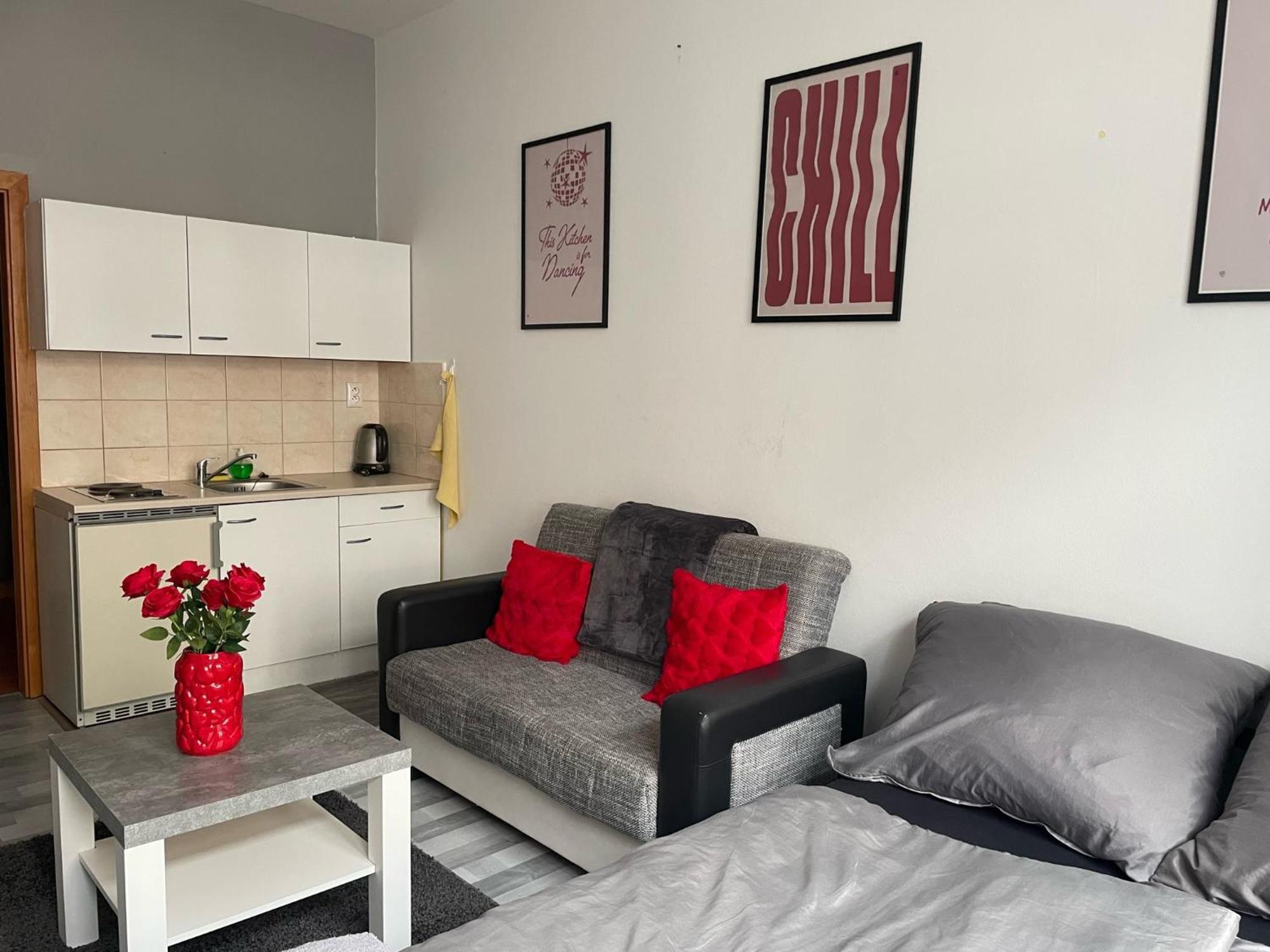 Tiffany Apartment In The City Center Μπρατισλάβα Εξωτερικό φωτογραφία