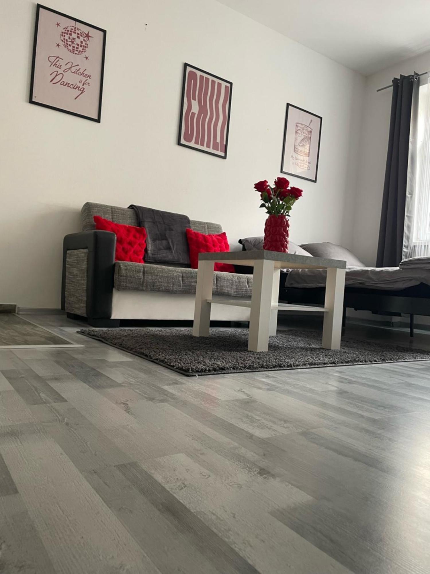 Tiffany Apartment In The City Center Μπρατισλάβα Εξωτερικό φωτογραφία